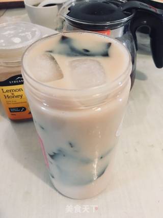 Milk Tea with Burnt Grass recipe