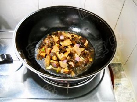 Braised Noodles with Mushroom Meatballs recipe