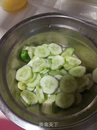 Fried Cucumber with Fungus recipe