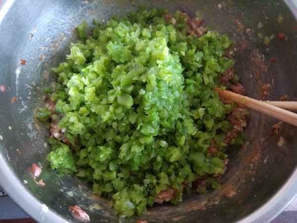 Pork Dumplings with Green Pepper recipe