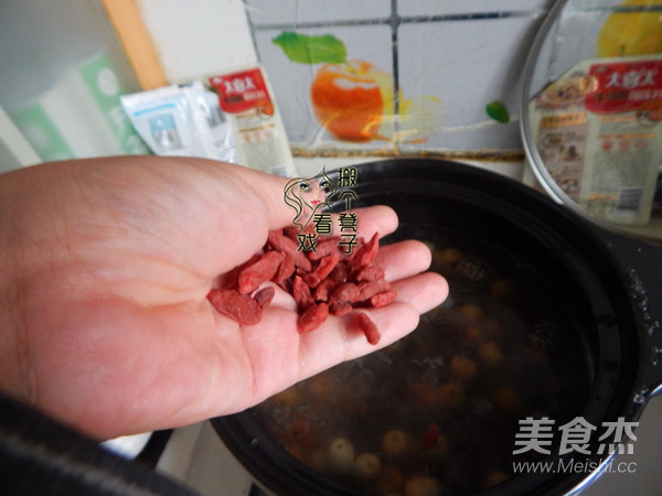 Lotus Seed Peach Gum recipe