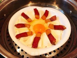 #蜡味#bacon Steamed Tofu Lying Egg recipe