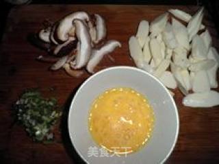 Yam, Mushroom, Sea Fungus Soup recipe