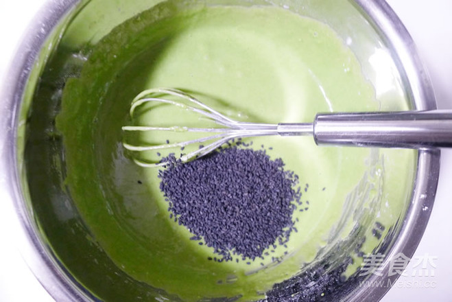 Spinach Black Sesame Chiffon Cake recipe