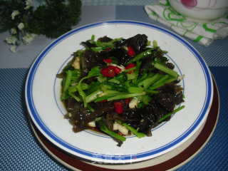 Celery Mixed with Black Fungus recipe