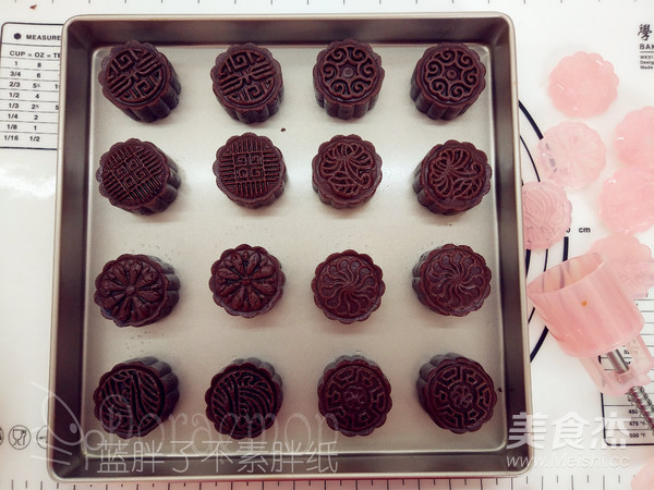 Dark Beauty Chocolate Mooncakes recipe