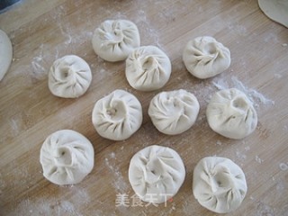 Spicy Chinese Cabbage and Meat Buns recipe