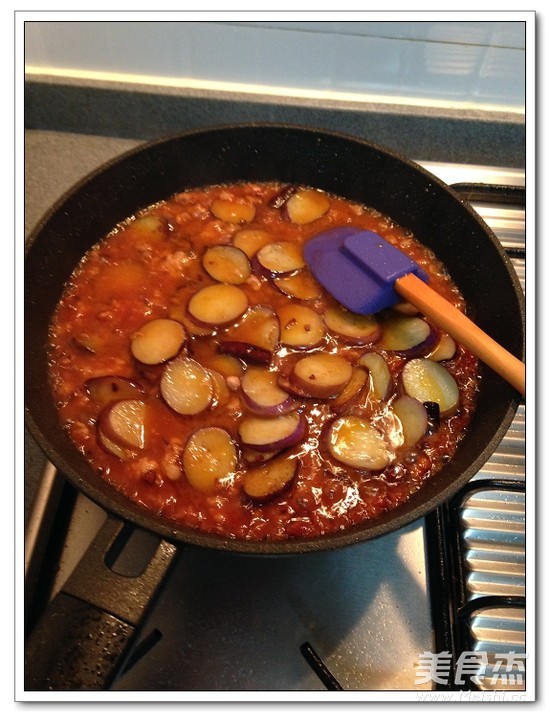 Spaghetti with Eggplant Meat Sauce recipe