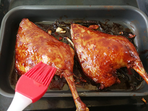 Roasted Duck Leg with Southern Milk Honey Sauce recipe