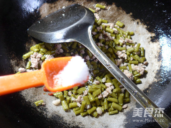 Stir-fried Sour Beans with Minced Pork recipe