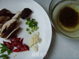 [flying Birds and Beasts]: Braised Chicken Feet with Pu'er Tea recipe