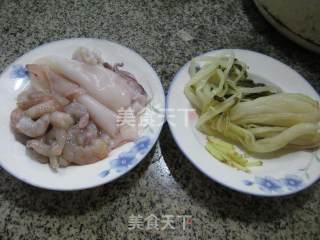 Stir-fried Seafood with Pickled Cabbage recipe