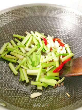 Stir-fried Beef with Celery recipe