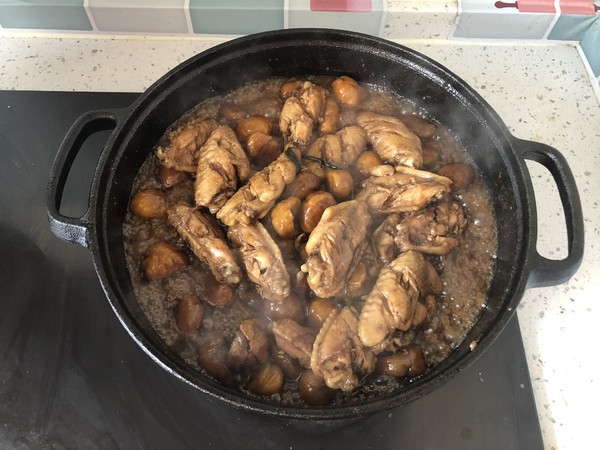 Braised Chestnut Chicken Wings recipe