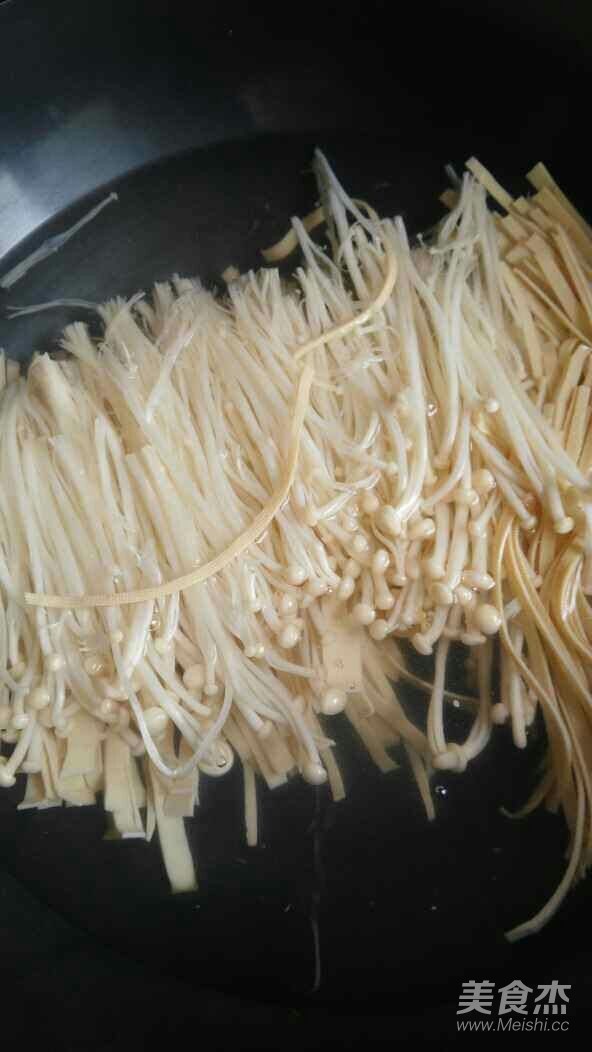 Enoki Mushroom Mixed with Tofu Shreds recipe