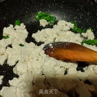 Stir-fried Small Tofu with Chrysanthemum recipe