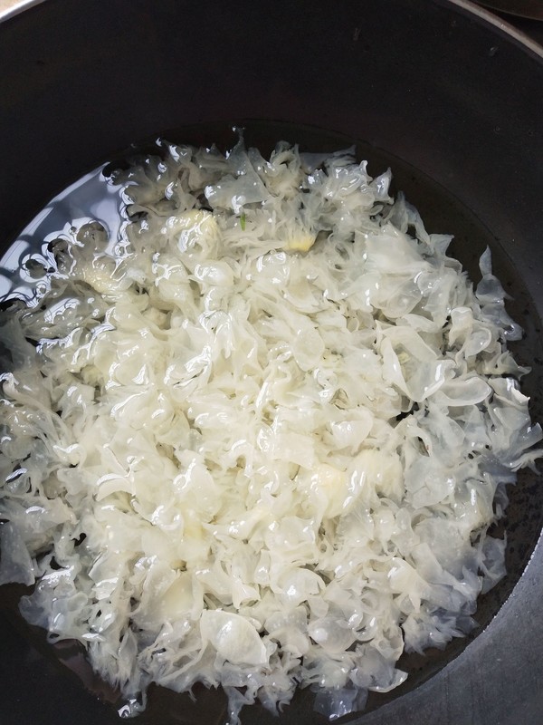 Coconut and Tremella Soup recipe