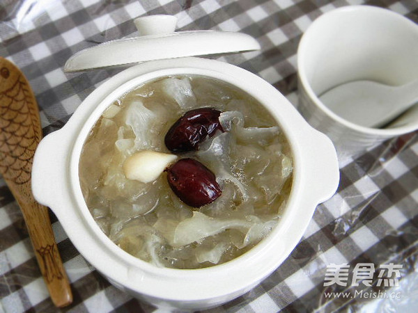 Tremella Lily and Red Date Soup recipe