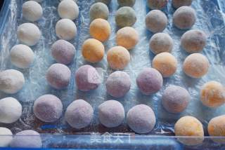 Reunion Round ~ Colorful Black Sesame Glutinous Rice Balls recipe