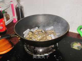 [cantonese Cuisine] Stir-fried Nail Snails recipe