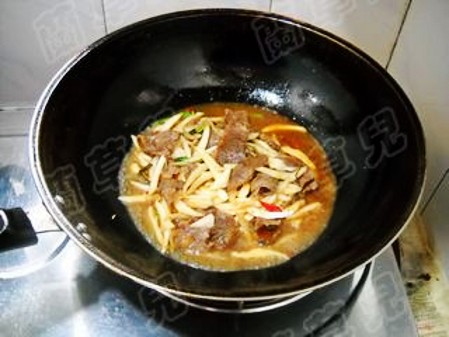 Sour and Spicy Beef Braised Noodles recipe