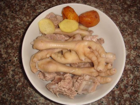 Peanut Soy Bean Chicken Feet Bone Soup recipe