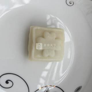 Snowy Purple Sweet Potato Mooncake recipe
