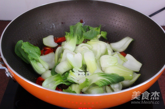 Stir-fried Shanghai Green with Laba Beans recipe