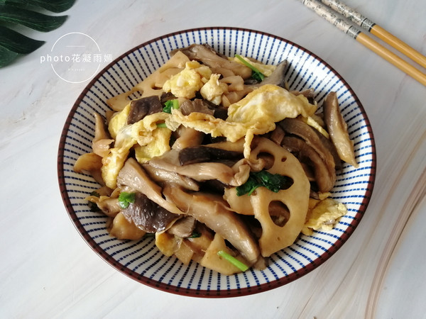 Scrambled Eggs with Mushroom and Lotus Root Slices recipe