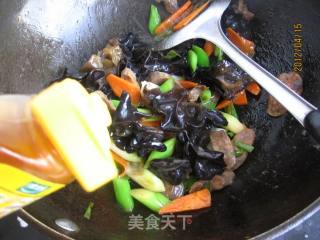 Stir-fried Fungus with Sausage recipe