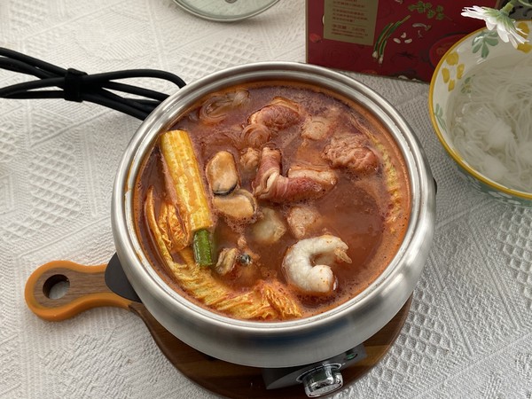 Tomato Beef Small Hot Pot, Eat Completely Warm recipe