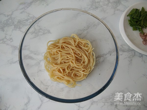 Pasta with Garlic and Black Pepper recipe