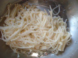 #春食野菜香#pour Oil with Chives and Enoki Mushrooms recipe