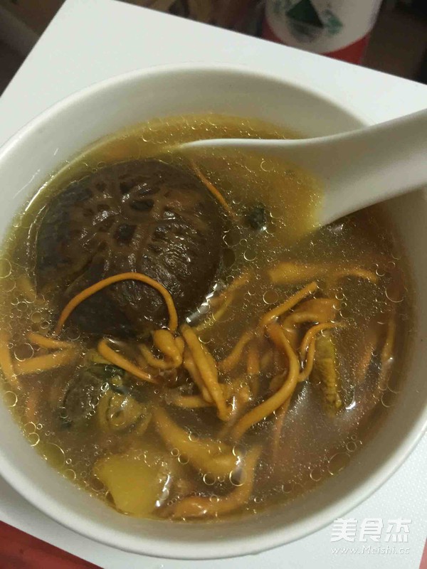 Xiangru Cordyceps Flower Black-bone Chicken Soup recipe