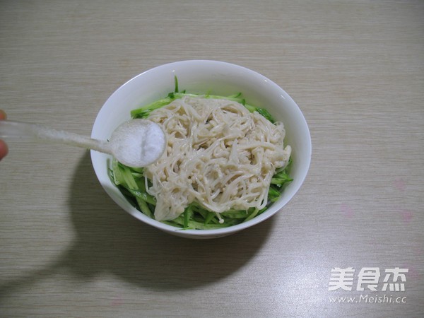 Cucumber with Golden Needle Mushroom recipe