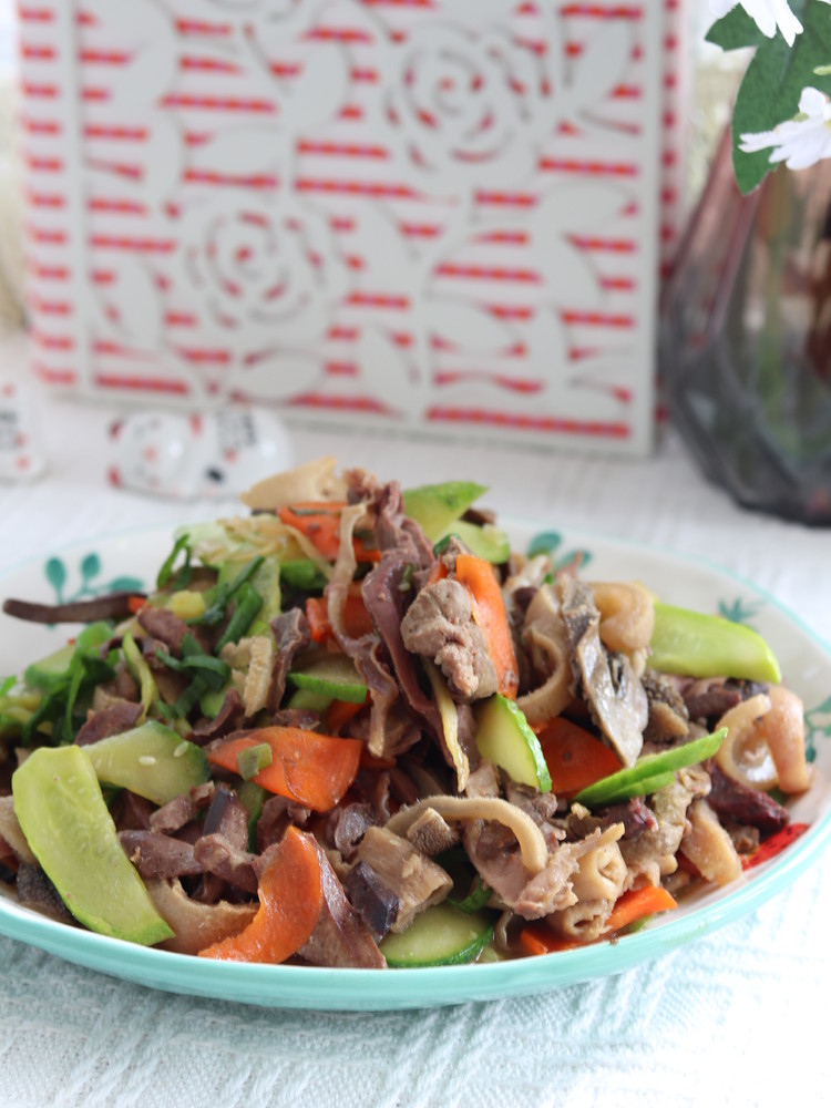 I Will Teach You How to Make Stir-fried Lamb, The Quick-hand Stir-fry is Delicious!
