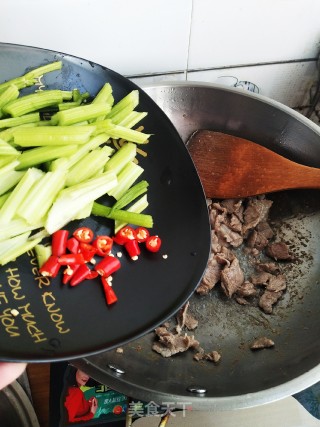 Stir-fried Beef with Organic Cauliflower recipe