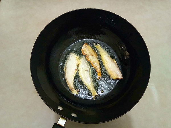 Dry Fried Horsefish recipe