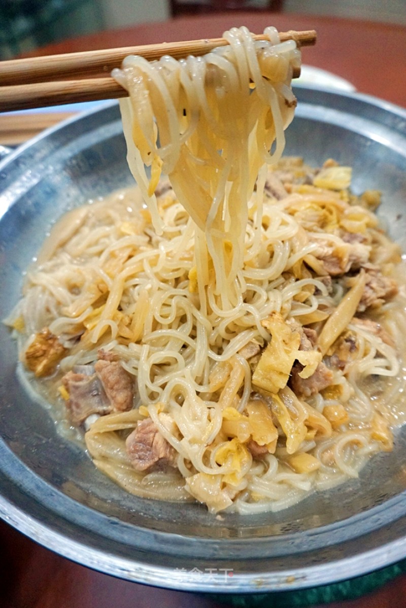 Pork Ribs and Sauerkraut Stewed Vermicelli recipe