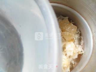 Osmanthus Egg White Fungus Soup recipe
