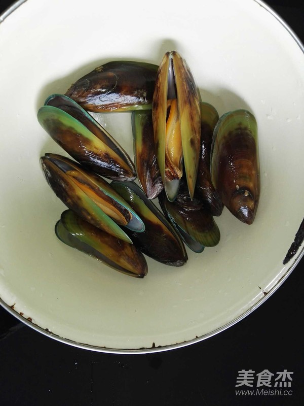 Steamed Mussels in Soy Sauce recipe