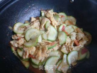 Scrambled Eggs with Cucumber and Tomato recipe