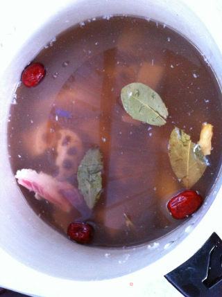 Red Lotus Pork Ribs Soup recipe