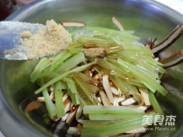 Celery Cold Bean Curd recipe