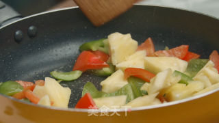 Stir-fried Snail Noodles with Pineapple (only 5 Steps) recipe