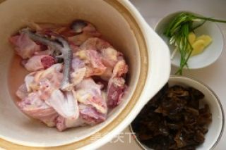 Black Fungus Stewed Chicken Soup recipe