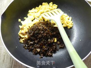 #春食野菜香# Fried Eggs with Black Fungus and Cress recipe