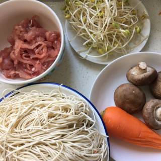 Fried Noodles with Shredded Pork recipe