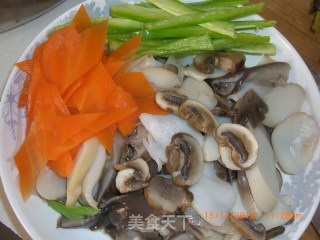 Stir-fried Mushrooms with Green Pepper recipe