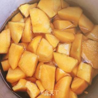 Homemade Canned Yellow Peaches recipe